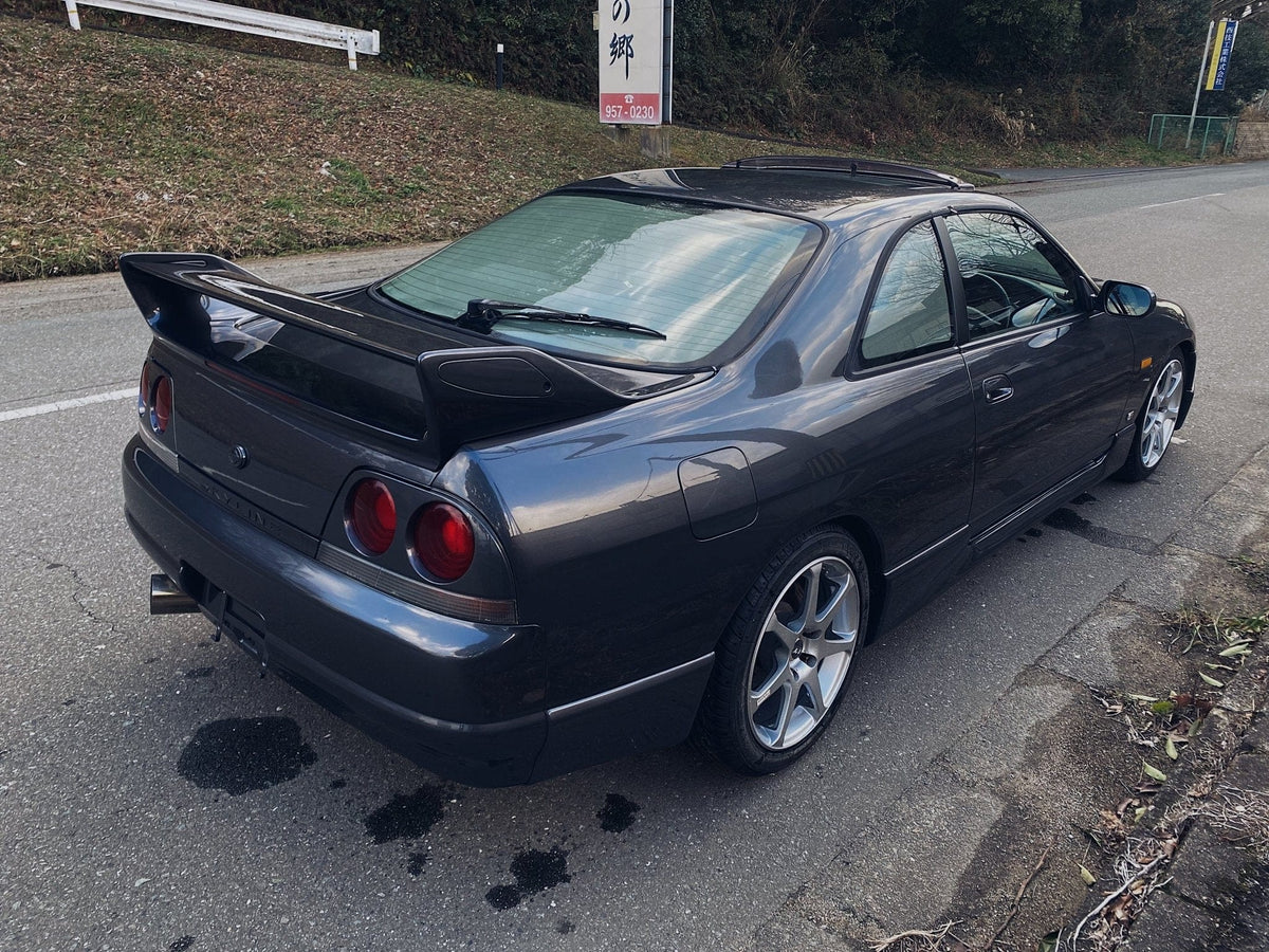 JDM 1996 Nissan Skyline R33 RHD - JDM Hotline
