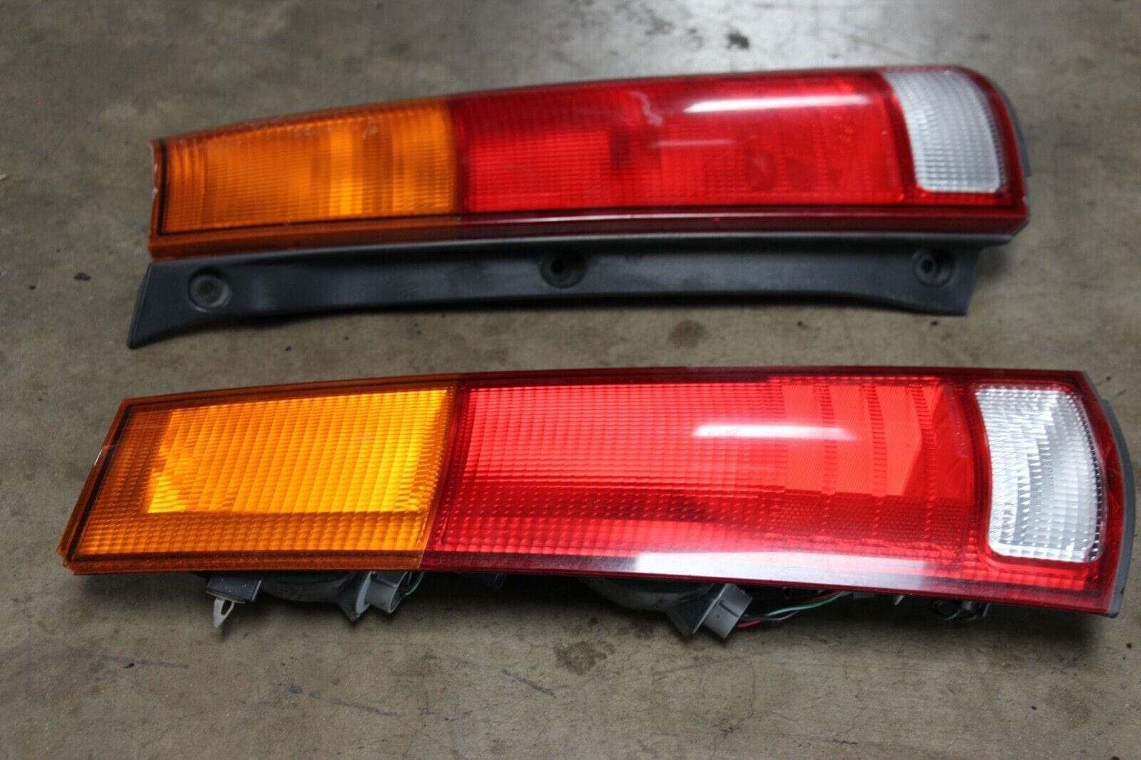 JDM Honda CR-V 1997 - 1998 - 1999 - 2000 - 2001 OEM Taillights CRV - JDM Hotline