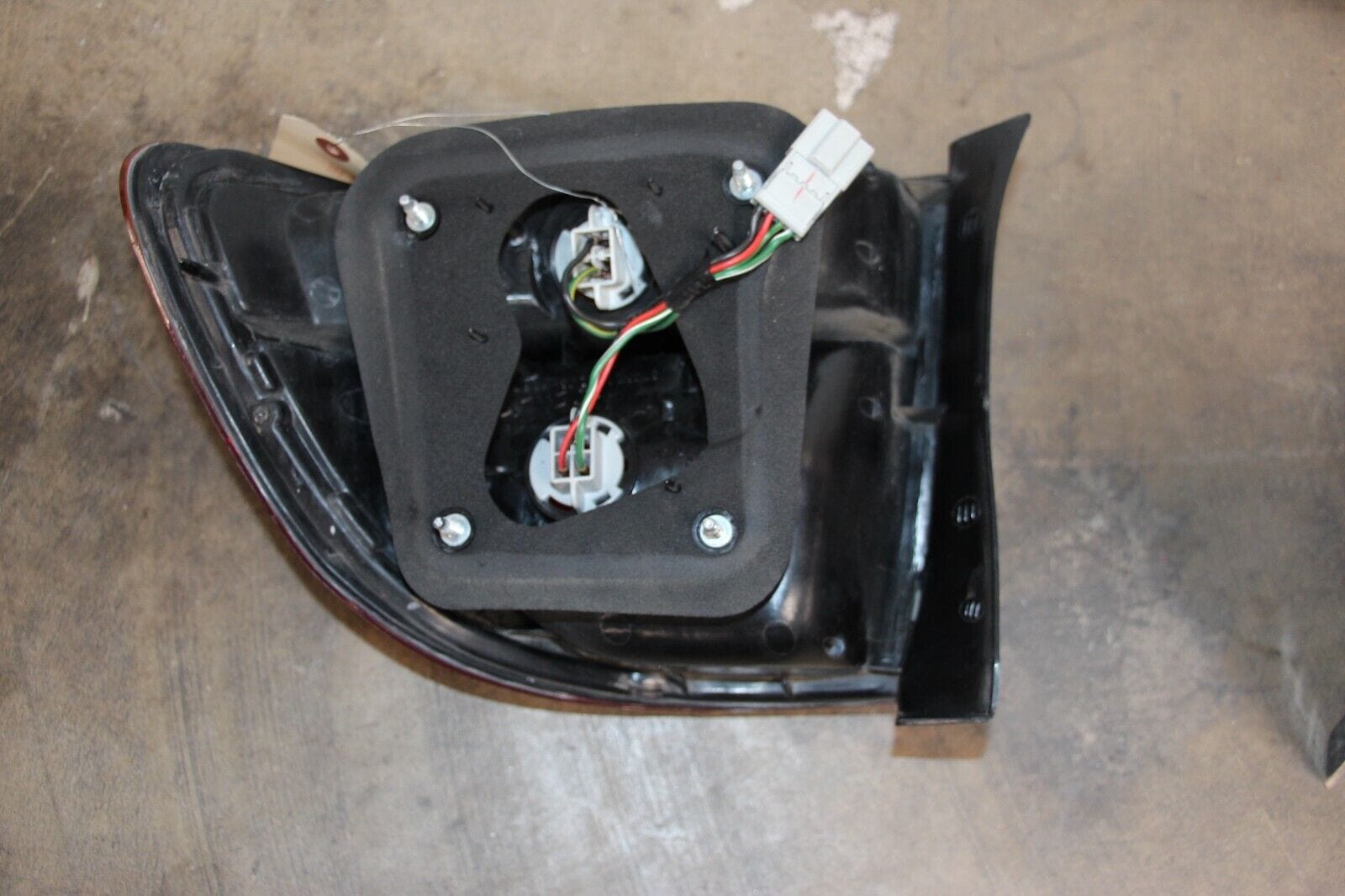 thumbnail image 2 of Eagle Eyes Tail Lights For 1996-2000 Honda Civic Hatchback – Red/Clear, DOT/SAE 2 of 3