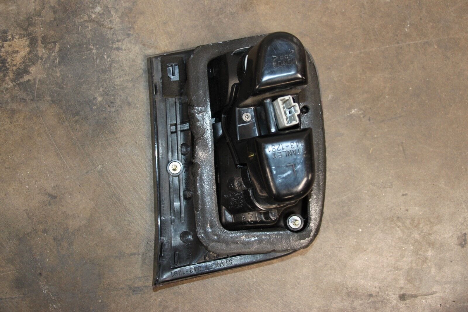 1999-2000 Honda Civic Tail Light Assembly - Eagle Eyes HD230-U000R - Rear Right
